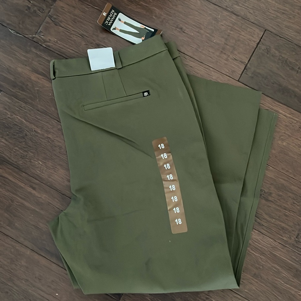New Banana Republic Olive Pants size 18 slim straight cropped